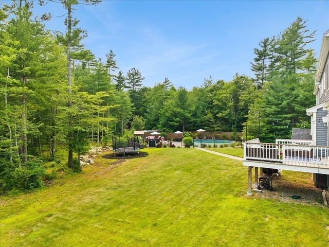 8 Paddock Cir, Middleboro, MA 02346