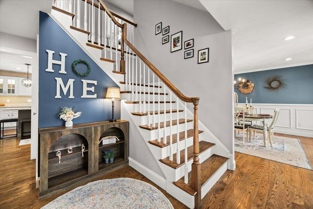 8 Paddock Cir, Middleboro, MA 02346