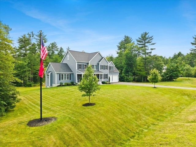 8 Paddock Cir, Middleboro, MA 02346