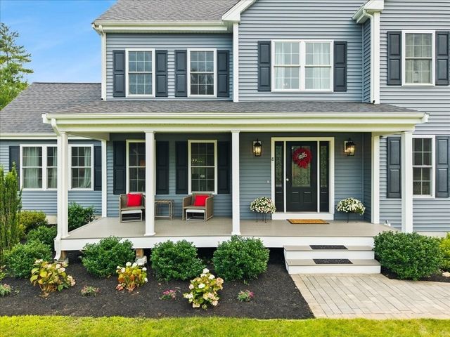 8 Paddock Cir, Middleboro, MA 02346