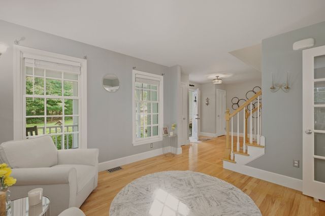 6 Buddys Crossing, Freetown, MA 02717