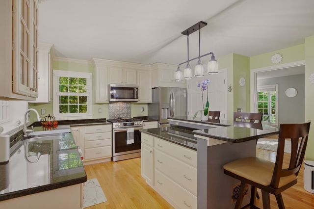 6 Buddys Crossing, Freetown, MA 02717