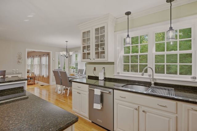 6 Buddys Crossing, Freetown, MA 02717