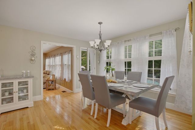 6 Buddys Crossing, Freetown, MA 02717
