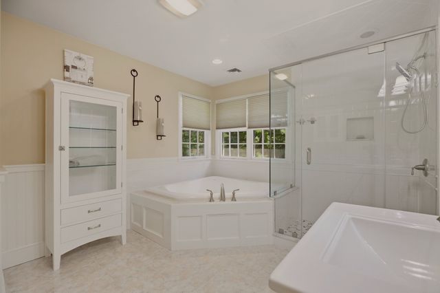6 Buddys Crossing, Freetown, MA 02717