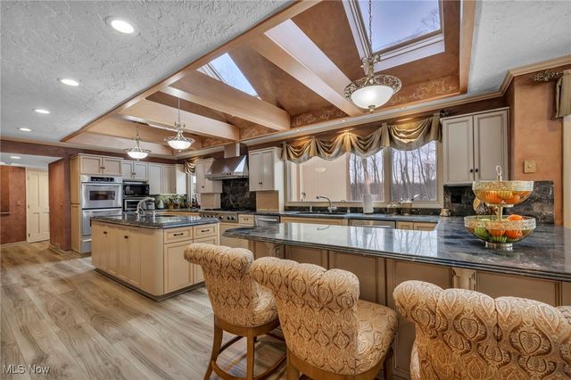 4670 Figgie Drive, Willoughby, OH 44094