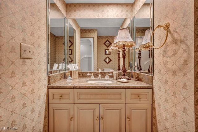 4670 Figgie Drive, Willoughby, OH 44094