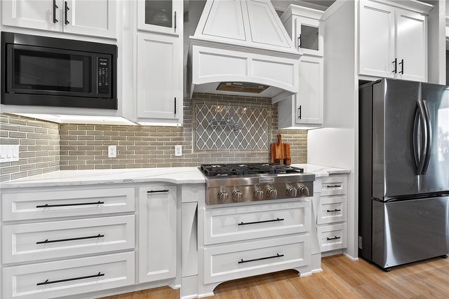 2702 NE Waterfall Avenue, Bentonville, AR 72712