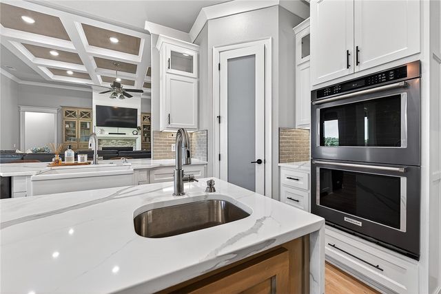 2702 NE Waterfall Avenue, Bentonville, AR 72712