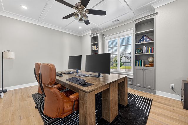 2702 NE Waterfall Avenue, Bentonville, AR 72712