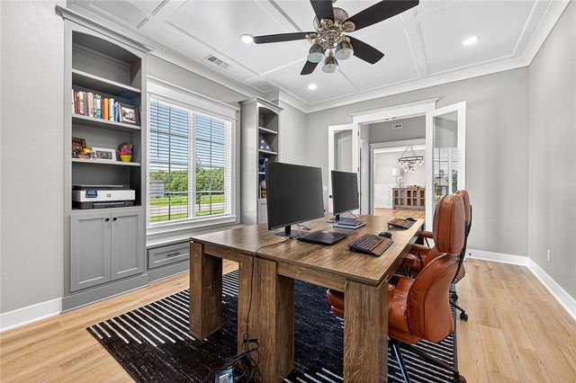 2702 NE Waterfall Avenue, Bentonville, AR 72712