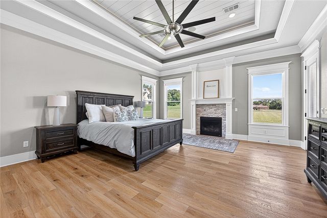 2702 NE Waterfall Avenue, Bentonville, AR 72712