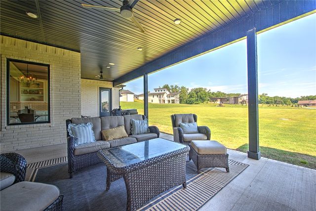 2702 NE Waterfall Avenue, Bentonville, AR 72712
