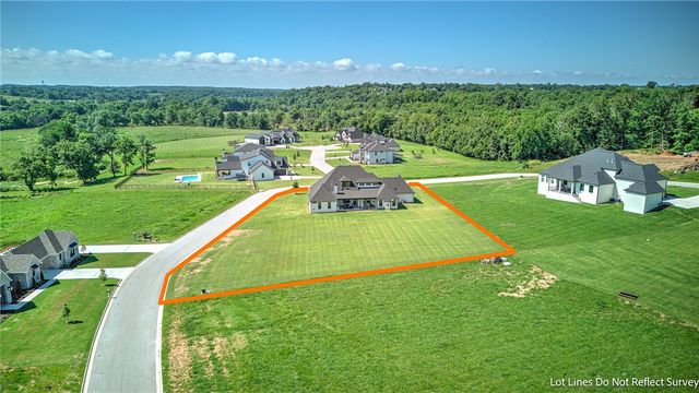 2702 NE Waterfall Avenue, Bentonville, AR 72712