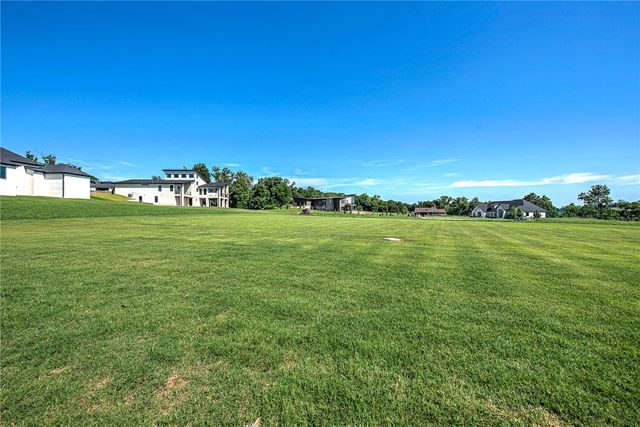 2702 NE Waterfall Avenue, Bentonville, AR 72712