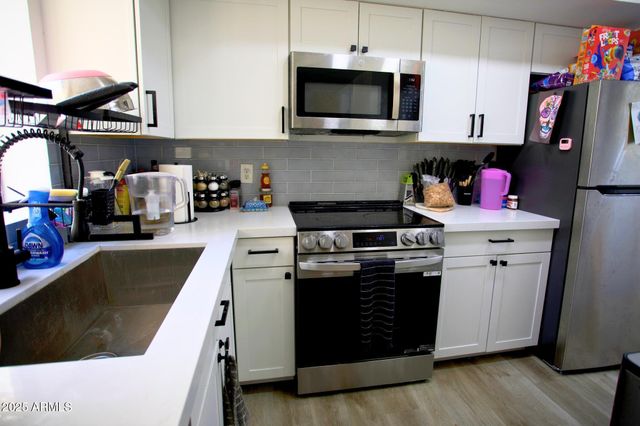 15801 N 29TH Street 4, Phoenix, AZ 85032