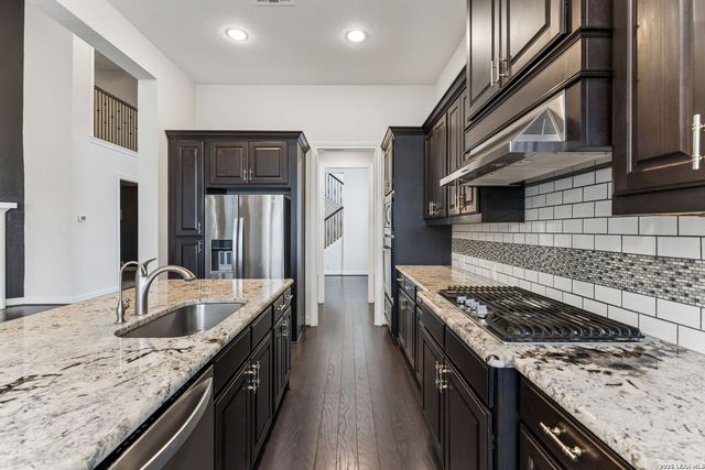 25847 Warbler View, San Antonio, TX 78255