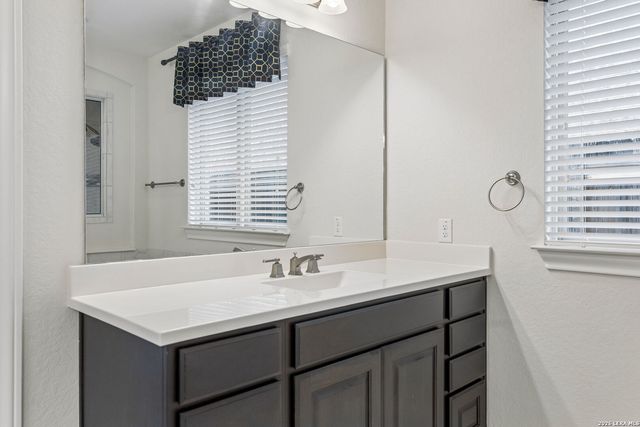 25847 Warbler View, San Antonio, TX 78255