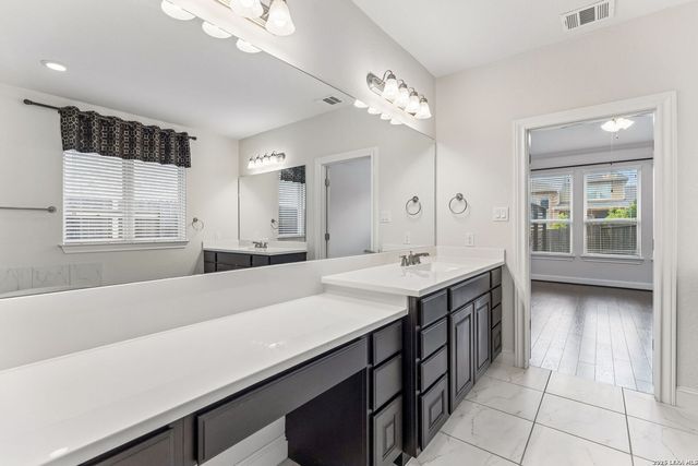 25847 Warbler View, San Antonio, TX 78255