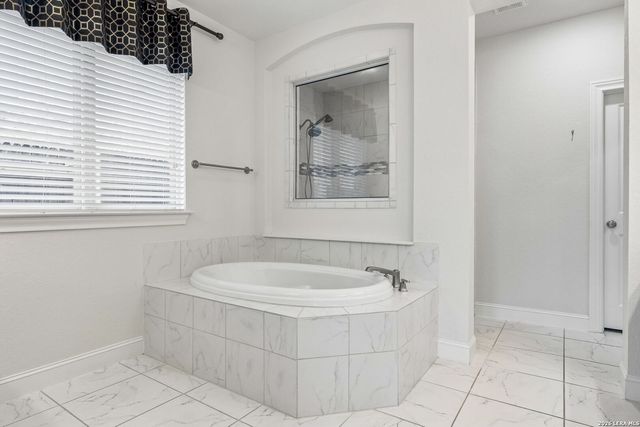 25847 Warbler View, San Antonio, TX 78255