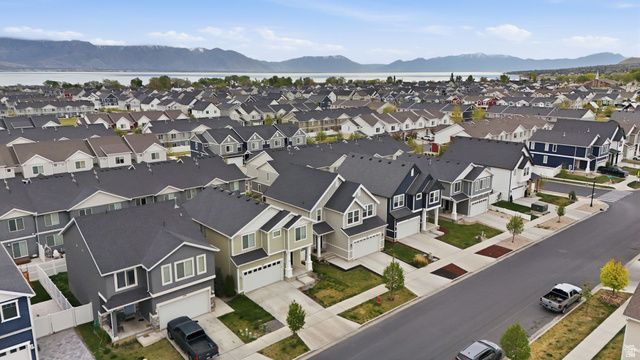 452 S HIGHPOINT DR, Saratoga Springs, UT 84045