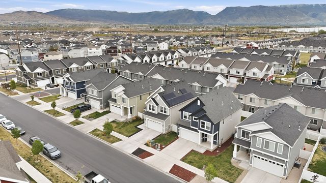 452 S HIGHPOINT DR, Saratoga Springs, UT 84045