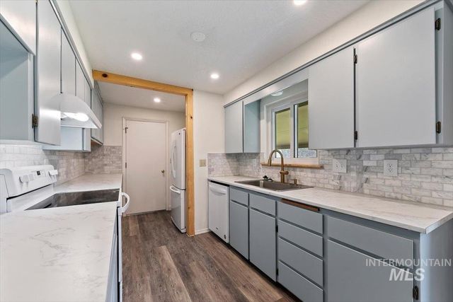 2015 Meadow Ave., Caldwell, ID 83605