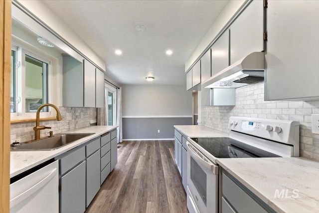 2015 Meadow Ave., Caldwell, ID 83605