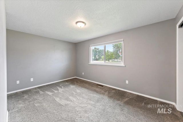 2015 Meadow Ave., Caldwell, ID 83605