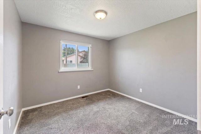2015 Meadow Ave., Caldwell, ID 83605