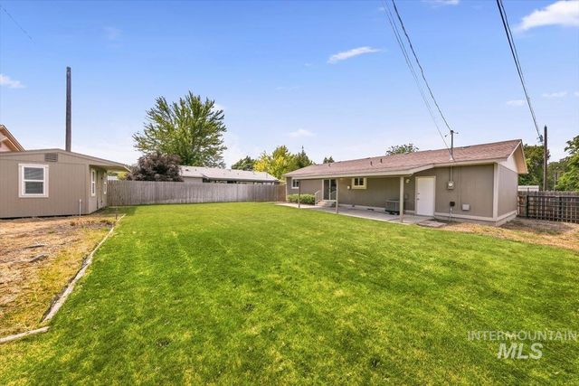 2015 Meadow Ave., Caldwell, ID 83605