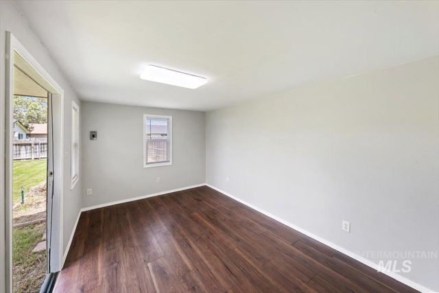 2015 Meadow Ave., Caldwell, ID 83605