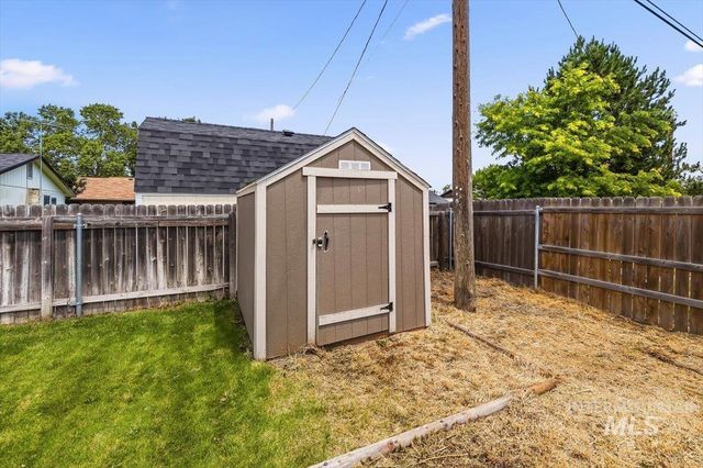 2015 Meadow Ave., Caldwell, ID 83605