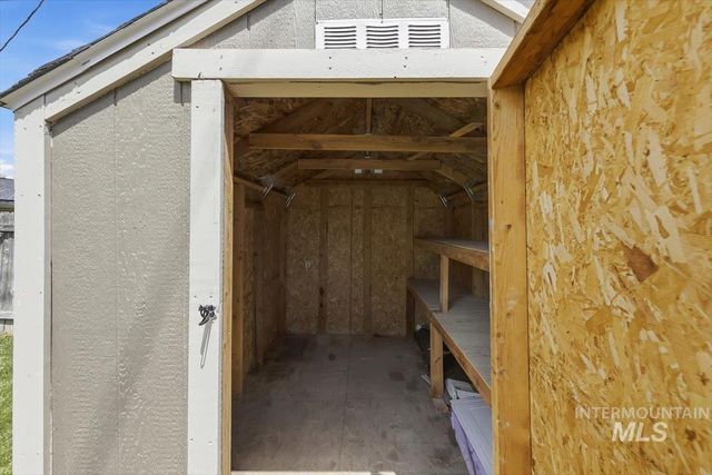 2015 Meadow Ave., Caldwell, ID 83605