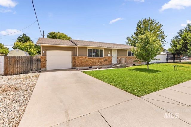 2015 Meadow Ave., Caldwell, ID 83605