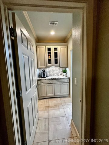 304 E 123rd Court S, Jenks, OK 74037