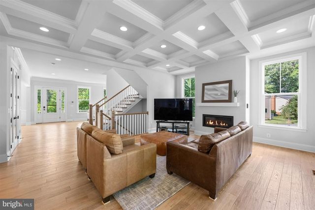 2354 CEDAR LN, Vienna, VA 22182