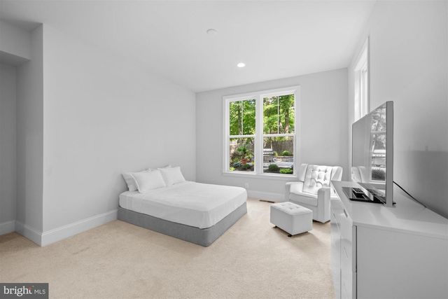 2354 CEDAR LN, Vienna, VA 22182