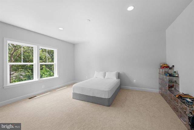 2354 CEDAR LN, Vienna, VA 22182