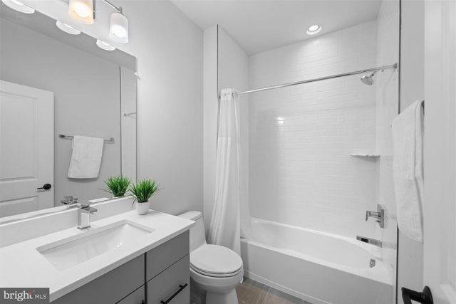 2354 CEDAR LN, Vienna, VA 22182