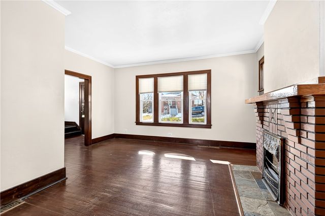 140 4th St, Chartiers, PA 15342