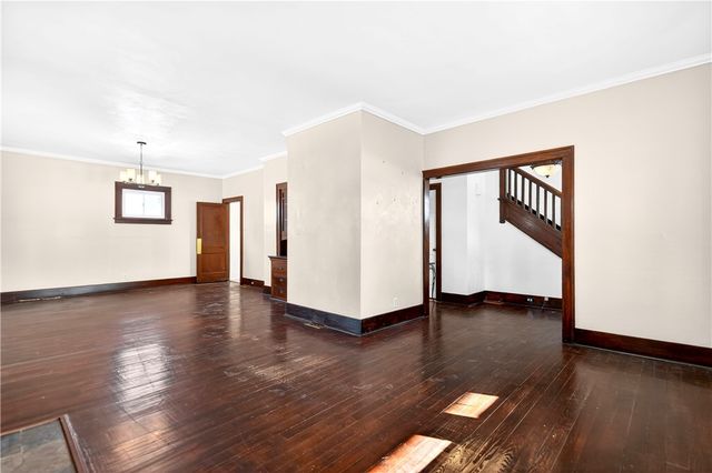 140 4th St, Chartiers, PA 15342