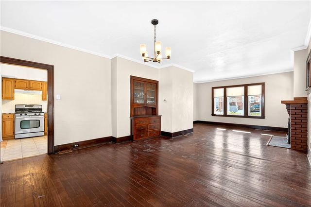 140 4th St, Chartiers, PA 15342