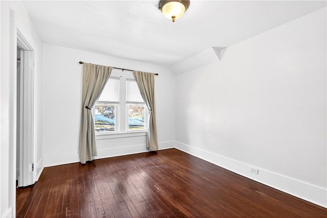 140 4th St, Chartiers, PA 15342