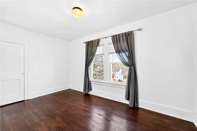 140 4th St, Chartiers, PA 15342