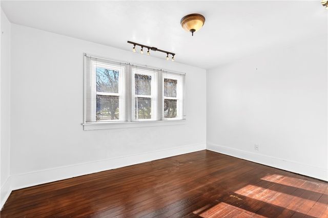 140 4th St, Chartiers, PA 15342