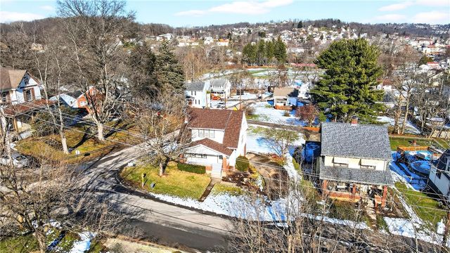 140 4th St, Chartiers, PA 15342