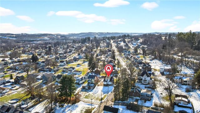 140 4th St, Chartiers, PA 15342