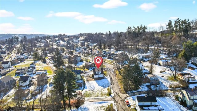 140 4th St, Chartiers, PA 15342