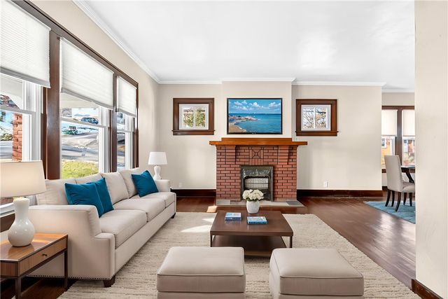 140 4th St, Chartiers, PA 15342